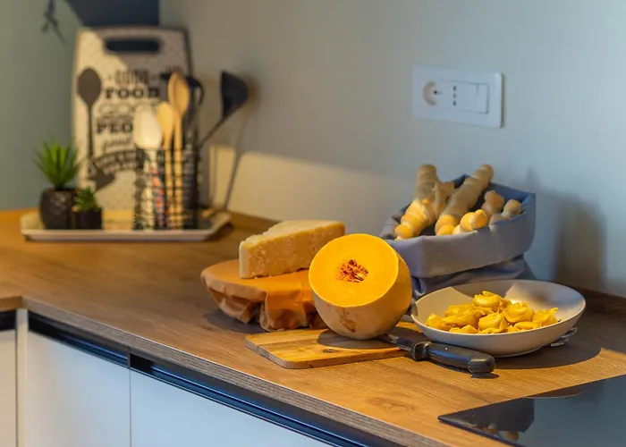 Guesthost - Oasis Of The Knight Феррара