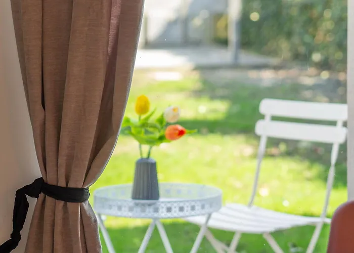 Guesthost - Oasis Of The Knight